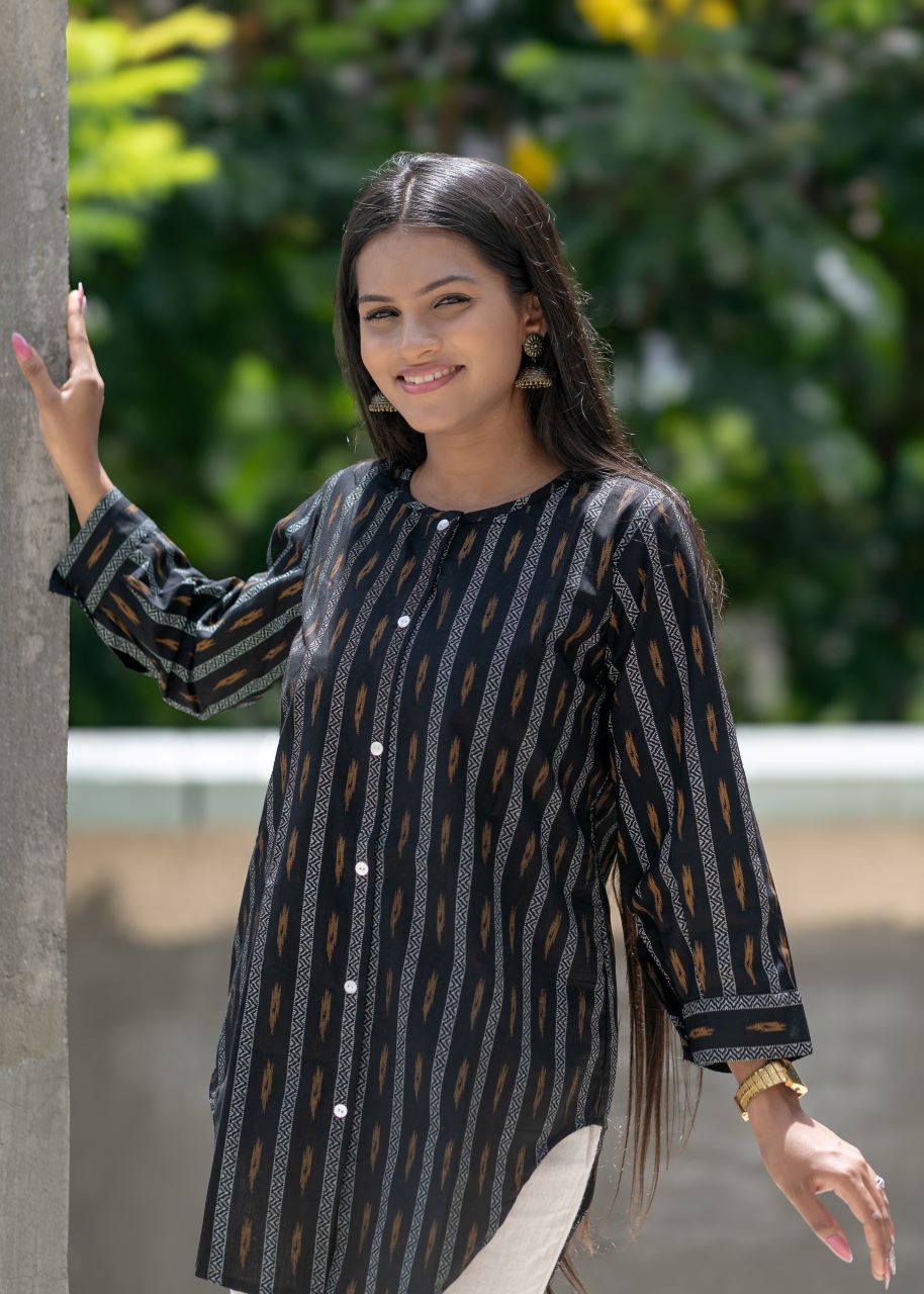 Sadhvi Ikat Kurti 1e